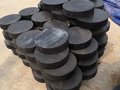 新野县板式橡胶支座由若干层橡胶片与薄钢板经加压硫化
